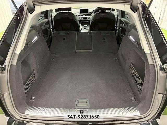 Audi A4 2019-10 7720910-10