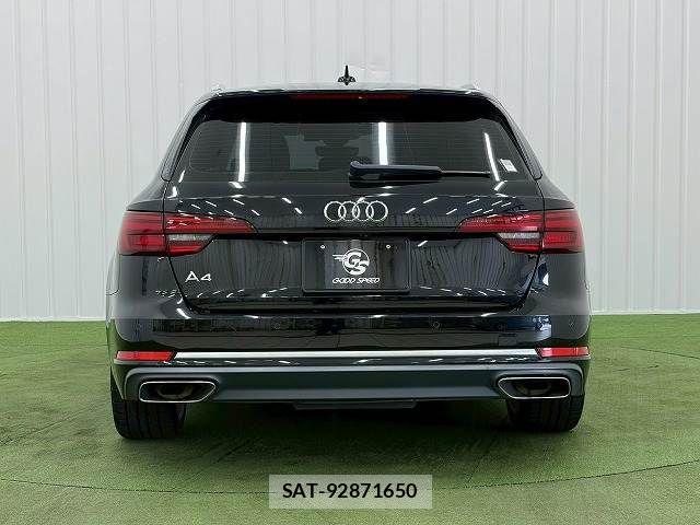 Audi A4 2019-10 7720910-12