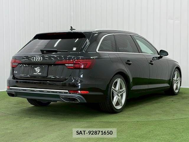 Audi A4 2019-10 7720910-15