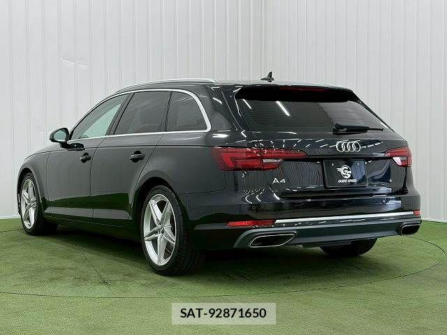 Audi A4 2019-10 7720910-16
