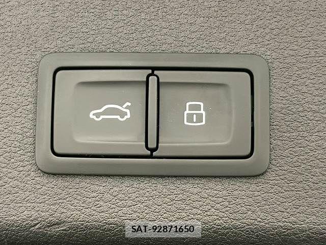 Audi A4 2019-10 7720910-7