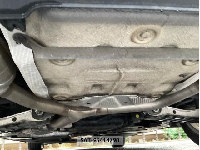 Audi A4 2016-04 7720913-10