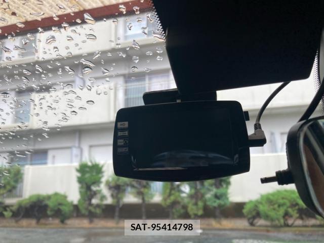 Audi A4 2016-04 7720913-22
