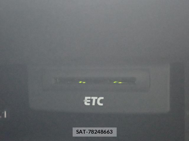 Audi A4 2013-04 7720906-18