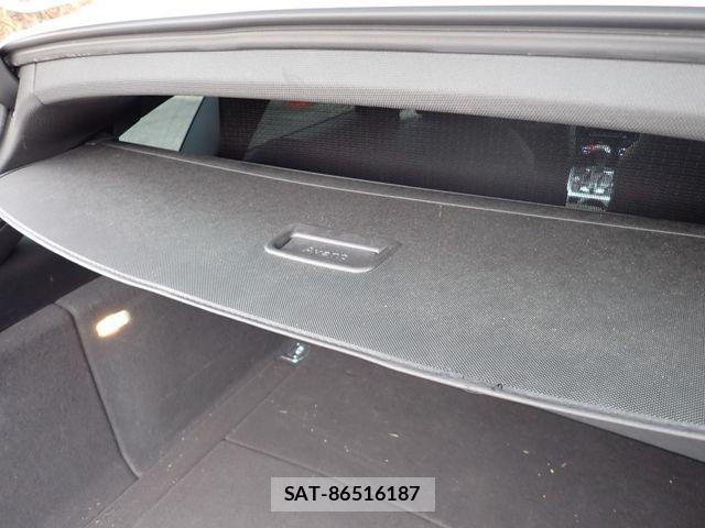 Audi A4 2016-08 7720911-24