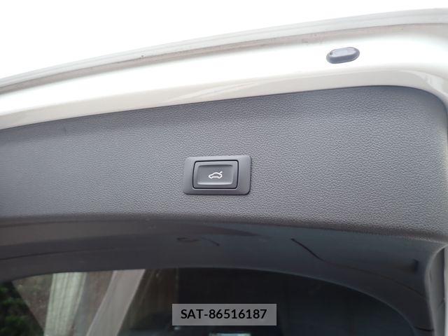 Audi A4 2016-08 7720911-25