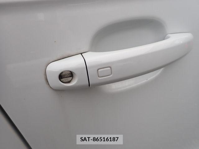 Audi A4 2016-08 7720911-7