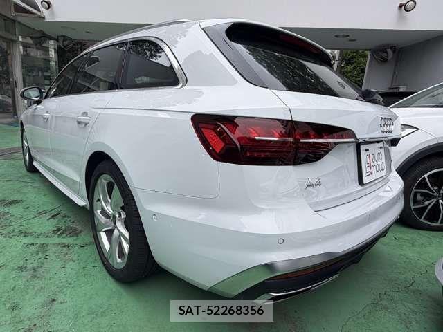 Audi A4 2022-11 7720907-12
