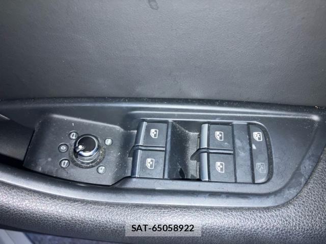 Audi A4 2017-01 7782685-25