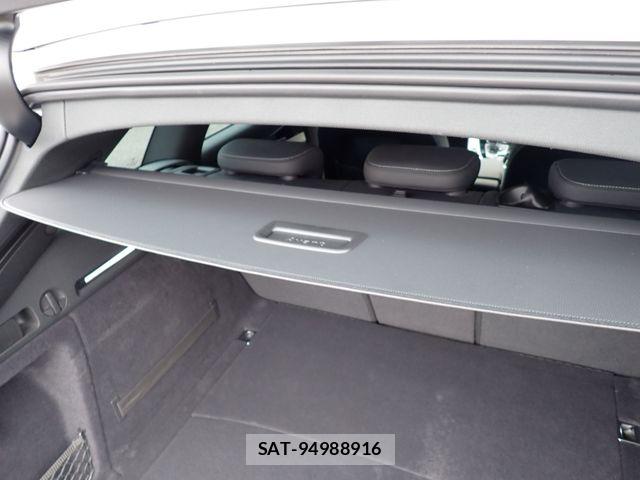 Audi A4 2021-09 7782690-26