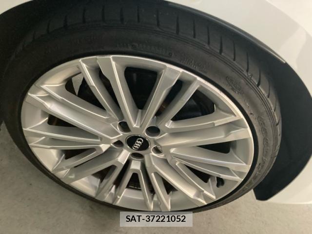 Audi A4 2017-09 7978547-10