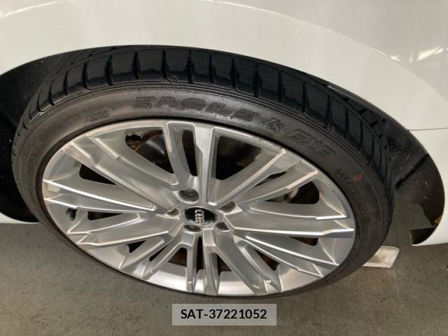Audi A4 2017-09 7978547-12