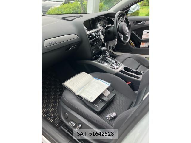 Audi A4 2012-08 7978550-6