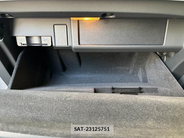 Audi A4 2024-07 8034456-15