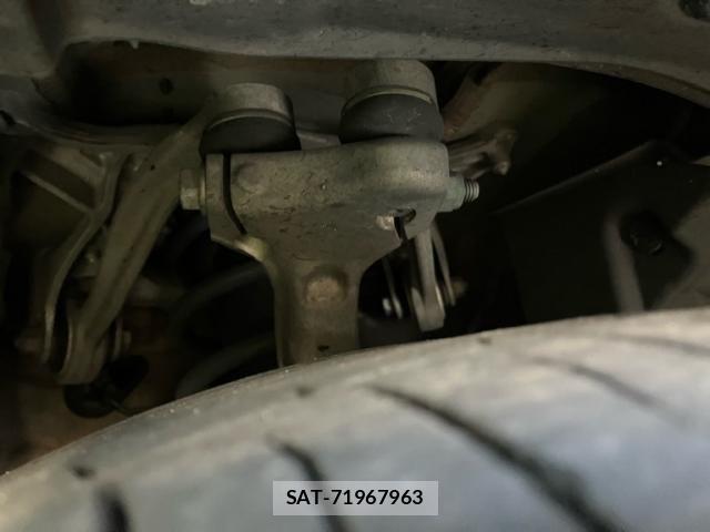 Audi A4 2015-09 8098050-12