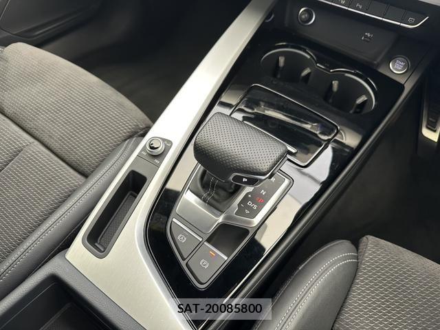 Audi A4 2021-09 8128983-13