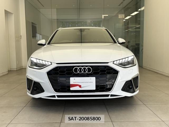 Audi A4 2021-09 8128983-15