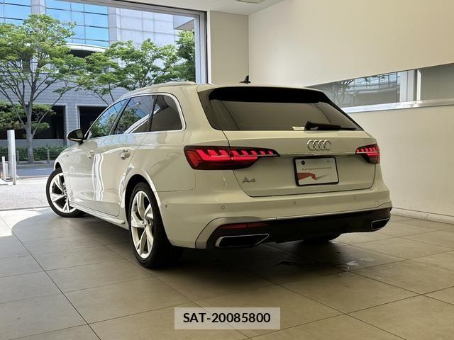 Audi A4 2021-09 8128983-2