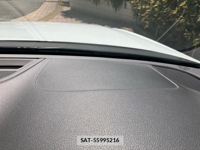 Audi A4 2019-08 8157975-15