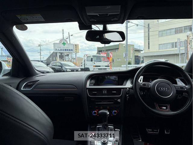Audi A4 2014-12 8228936-1