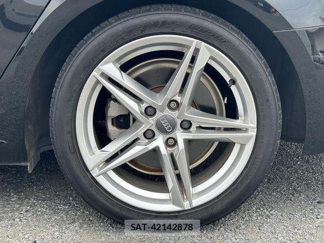 Audi A4 2017-07 8228935-23