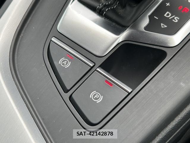 Audi A4 2017-07 8228935-27