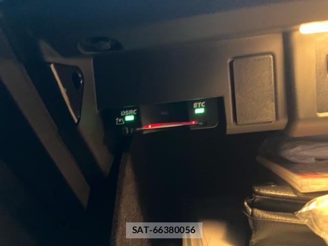 Audi A4 2017-08 8313131-18