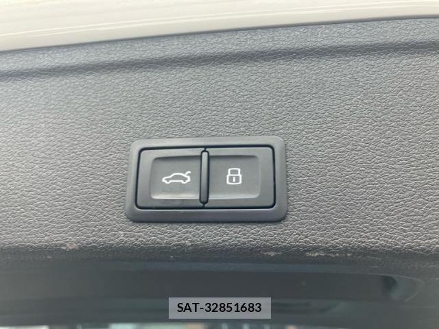 Audi A4 2016-12 8313130-10