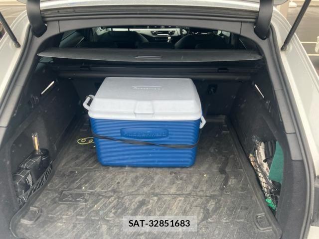 Audi A4 2016-12 8313130-14