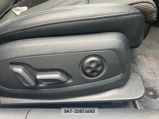 Audi A4 2016-12 8313130-19