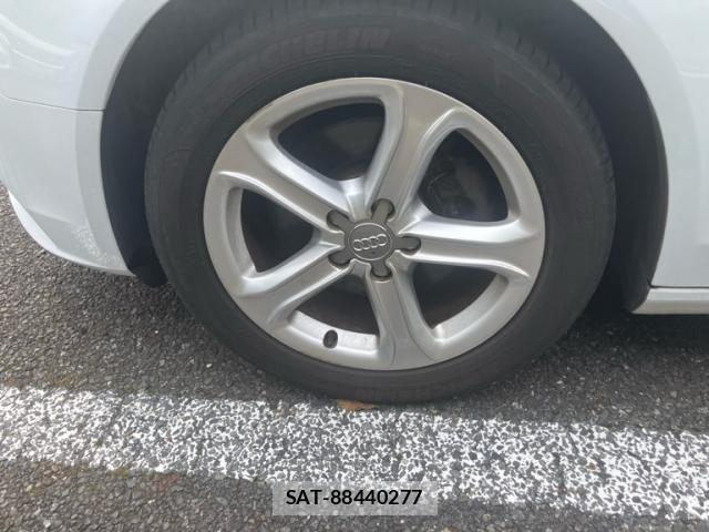 Audi A4 2012-09 8313132-9