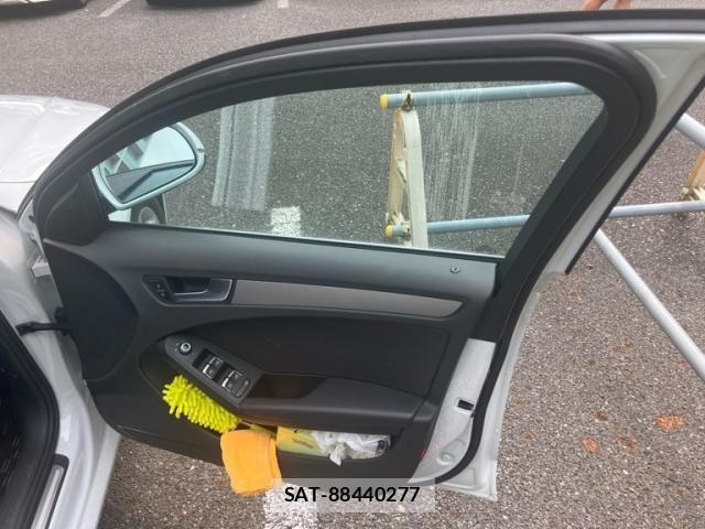 Audi A4 2012-09 8313132-14
