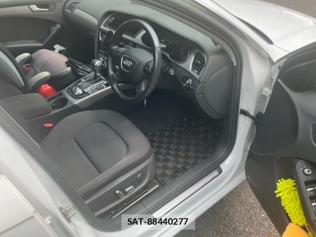 Audi A4 2012-09 8313132-15