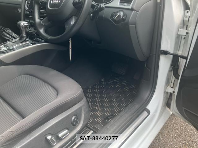 Audi A4 2012-09 8313132-18