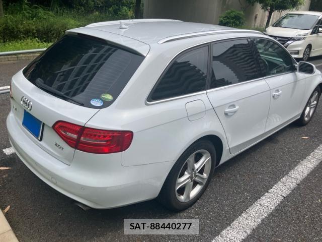 Audi A4 2012-09 8313132-4