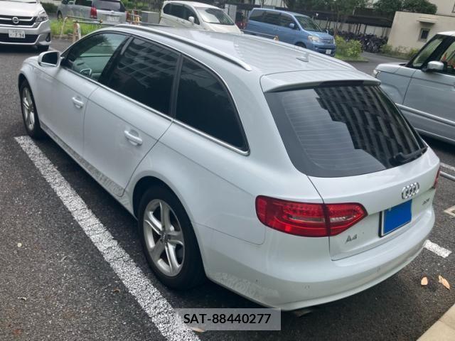 Audi A4 2012-09 8313132-5