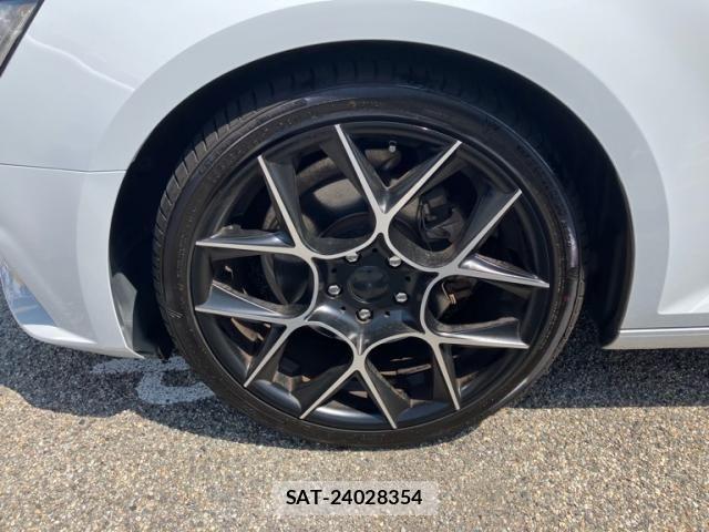 Audi A4 2018-12 8334907-11