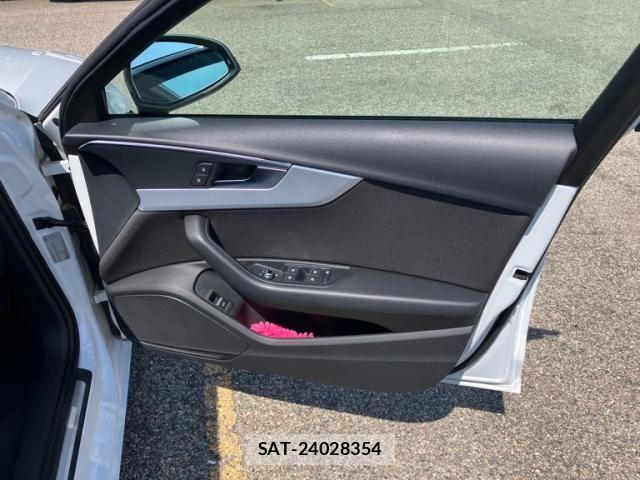 Audi A4 2018-12 8334907-14