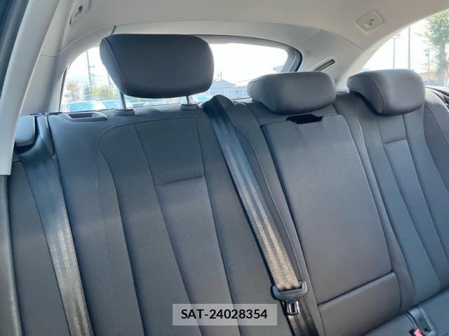 Audi A4 2018-12 8334907-17