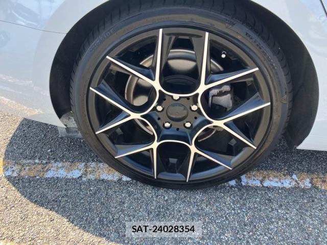 Audi A4 2018-12 8334907-4