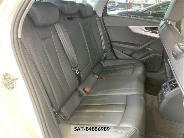 Audi A4 2022-06 8334903-11