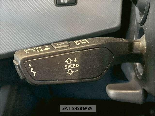 Audi A4 2022-06 8334903-7