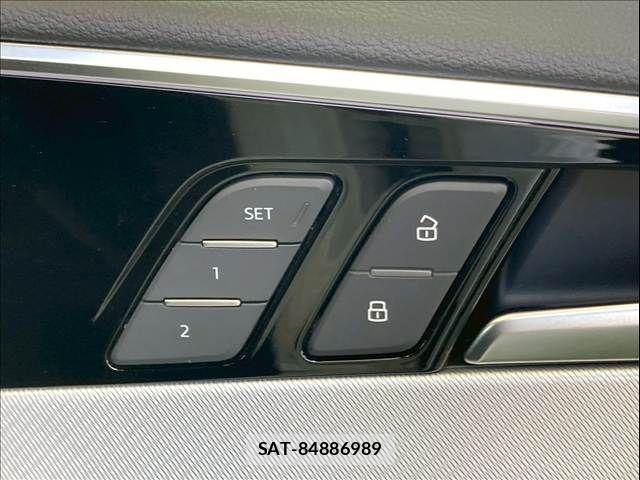 Audi A4 2022-06 8334903-8