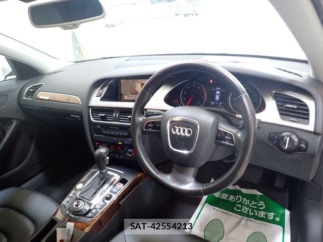 Audi A4 2009-11 8334899-1