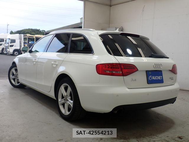 Audi A4 2009-11 8334899-2