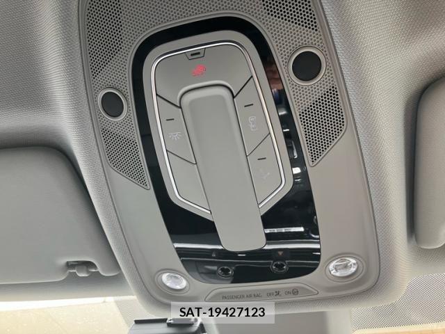 Audi A4 2019-08 8334905-19