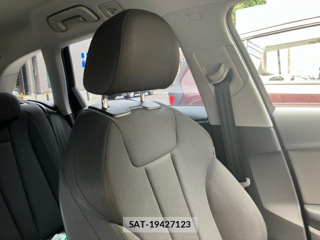Audi A4 2019-08 8334905-20