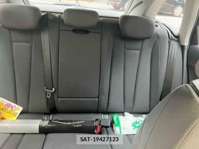Audi A4 2019-08 8334905-21