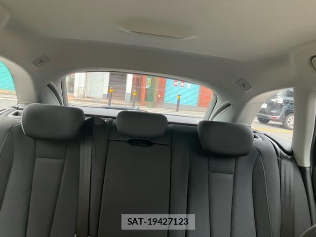 Audi A4 2019-08 8334905-22