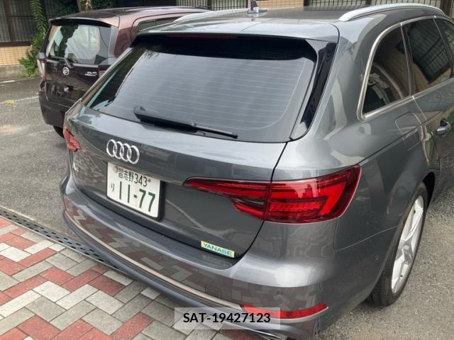 Audi A4 2019-08 8334905-3
